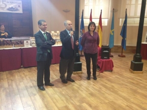 Julio Herreros inaugura en Oviedo el XIV Mercado de Artesanía de La Rioja