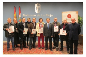 Fotografía del acto de entrega de carnets de artesanía