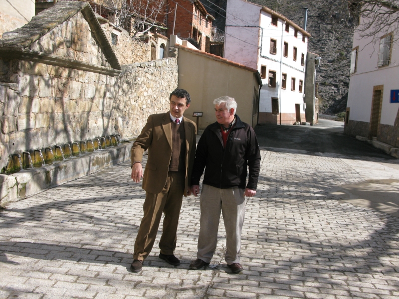 Conrado Escobar y el Alcalde de Muro visitando las obras