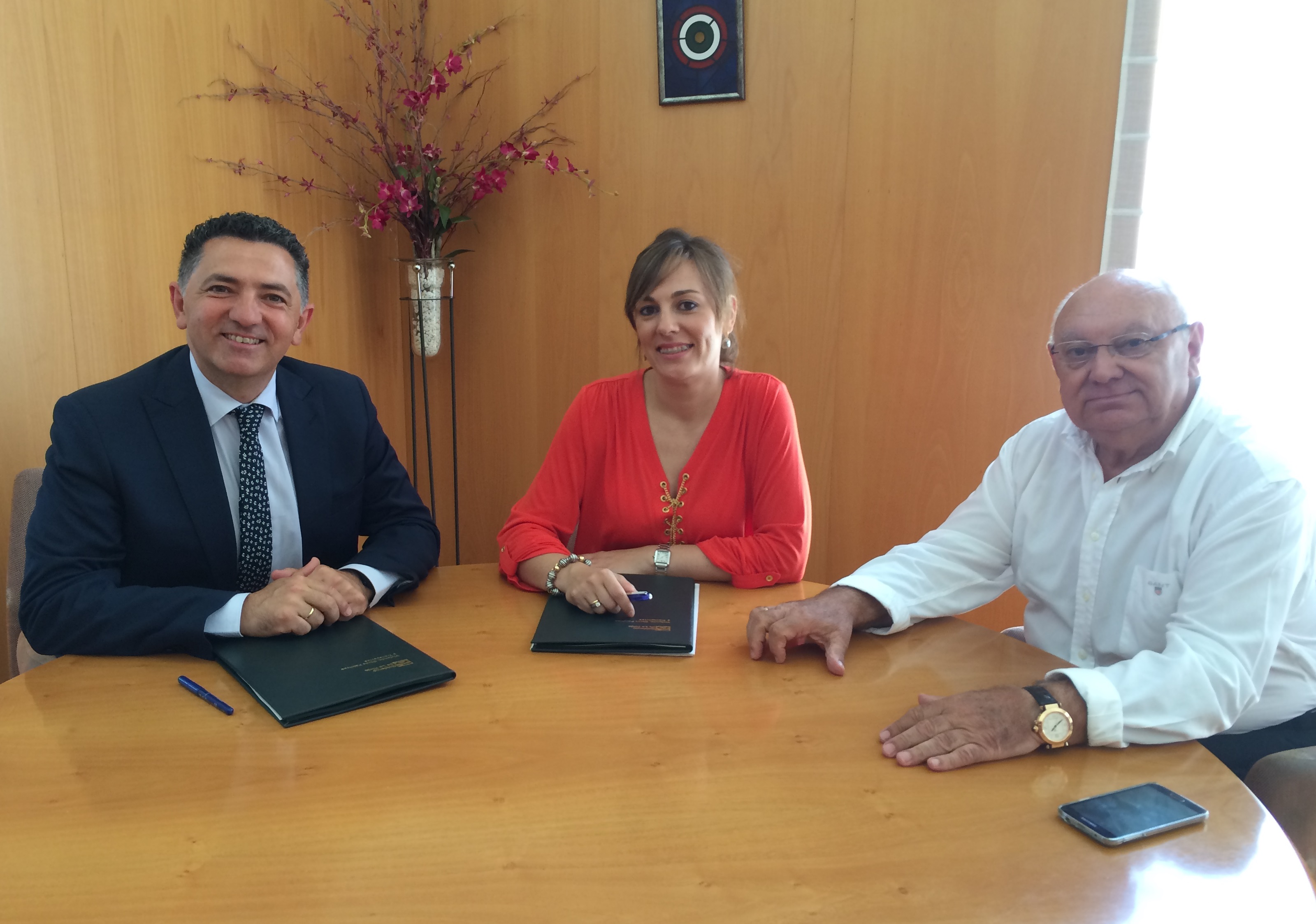 Firma contrato camión carreteras