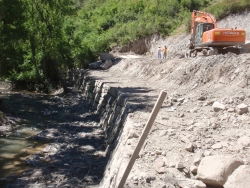 Primera escollera. Estabilización de talud en la LR-250