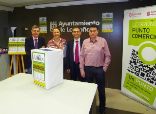 Autoridades en el sorteo