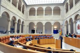 Pedro Sanz, en una comparecencia en el Parlamento